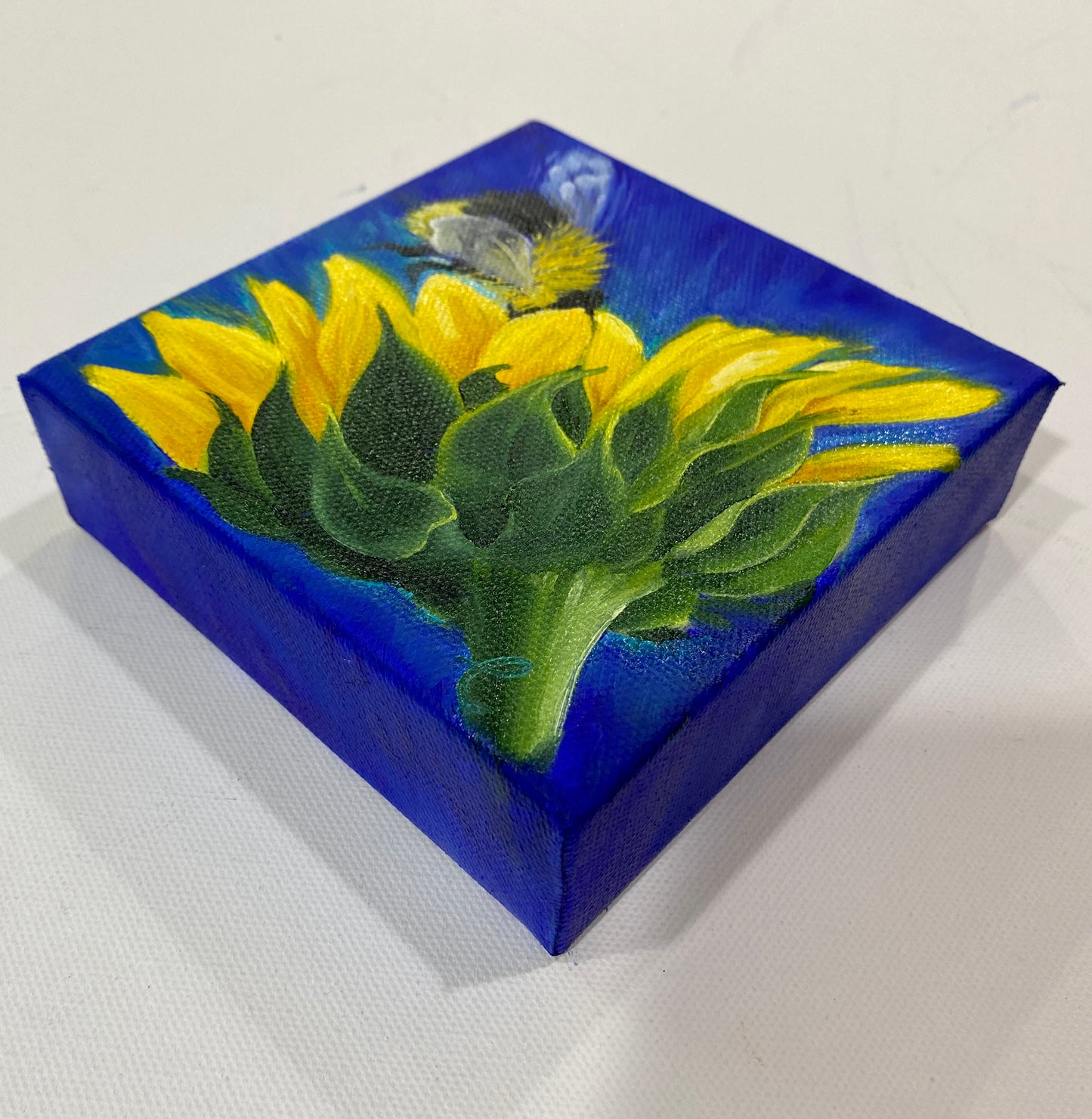 Mini Painting Bumblebee on Sunflower